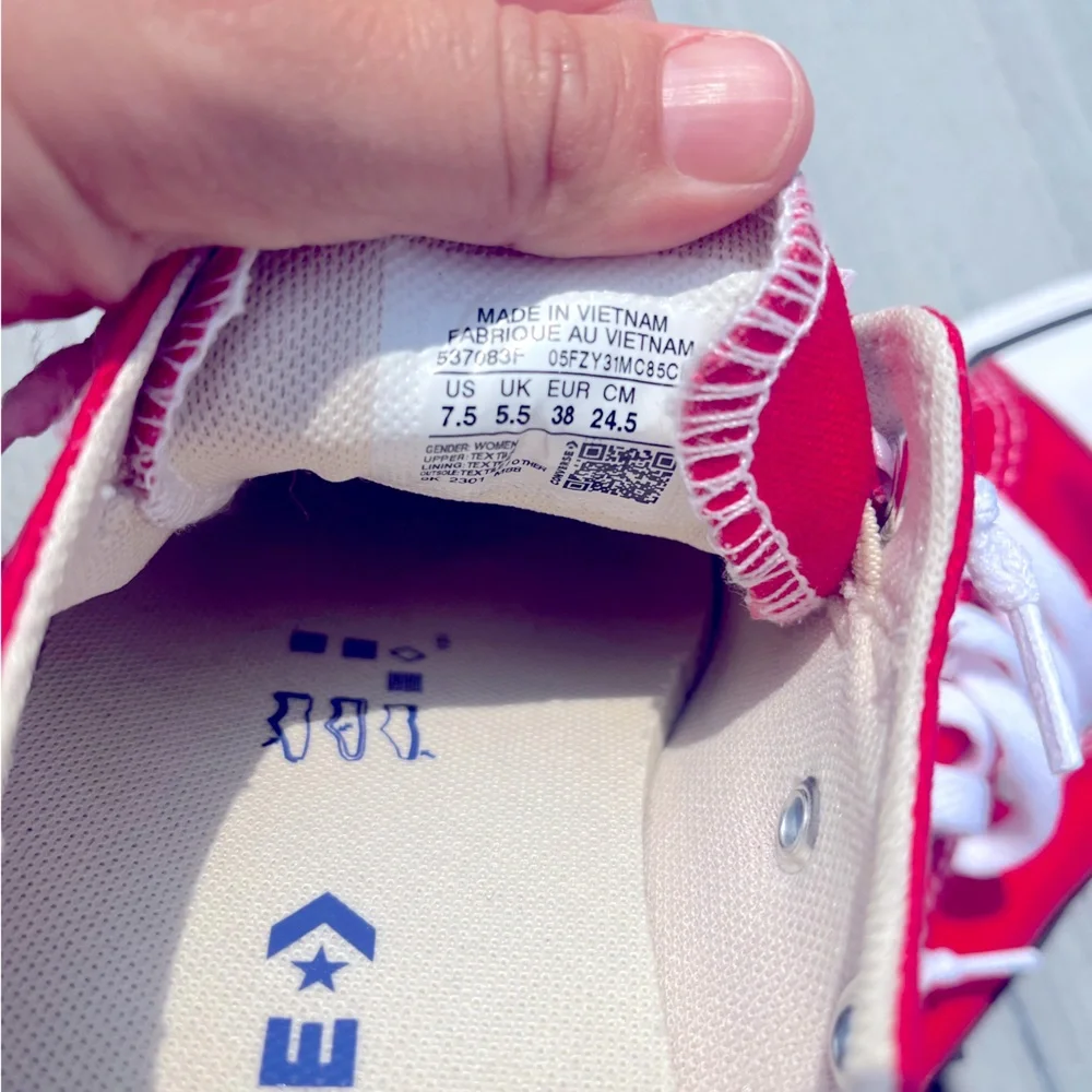 Converse Red Low-Top Shoreline Sneakers - Picture 7 of 10